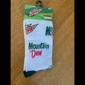2/16$Mountain Dew socks 6-12